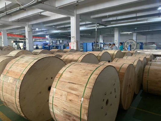 Uni - la metropolitana tutto il centro all'aperto dielettrico 4 del cavo a fibre ottiche 8 svuota liberamente mini ADSS 50M Span