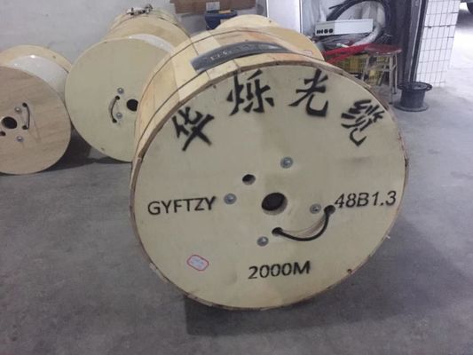 Un cavo a fibre ottiche all'aperto autosufficiente sopraelevato GYTC8S dei 48 centri